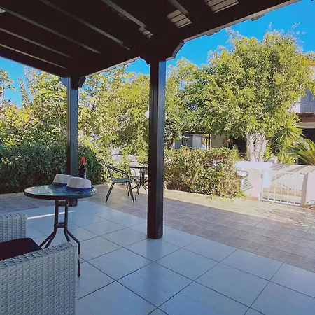 Crystal Waves Maisonette 아파트