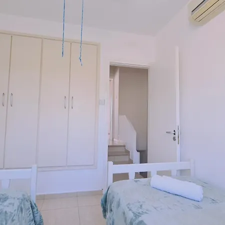 Crystal Waves Maisonette