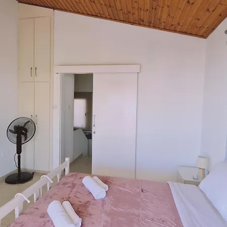 Crystal Waves Maisonette