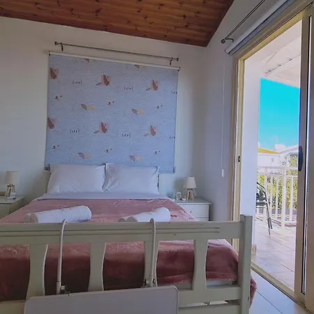 Crystal Waves Maisonette Апартаменты Менеоу