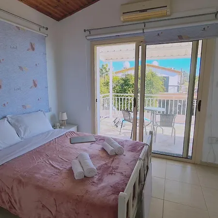 Crystal Waves Maisonette Meneou