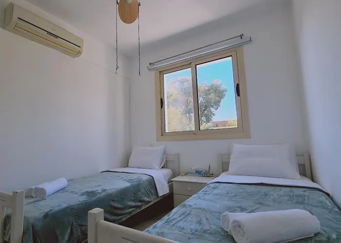 Crystal Waves Maisonette Meneou