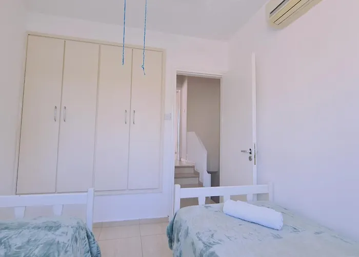 Crystal Waves Maisonette