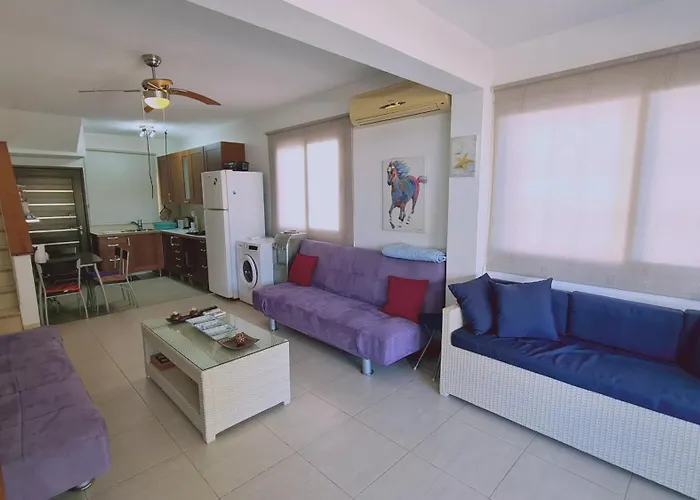 Crystal Waves Maisonette Apartmán *