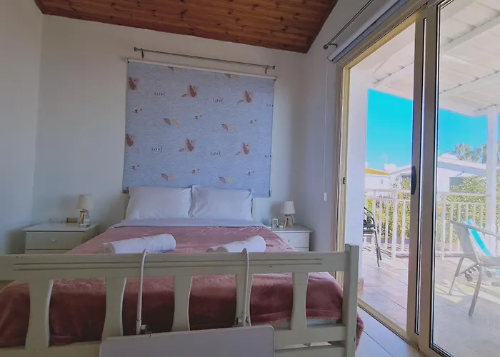 Crystal Waves Maisonette Appartamento Meneou