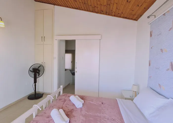 Crystal Waves Maisonette