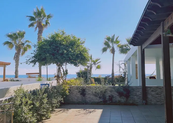 Crystal Waves Maisonette * Meneou